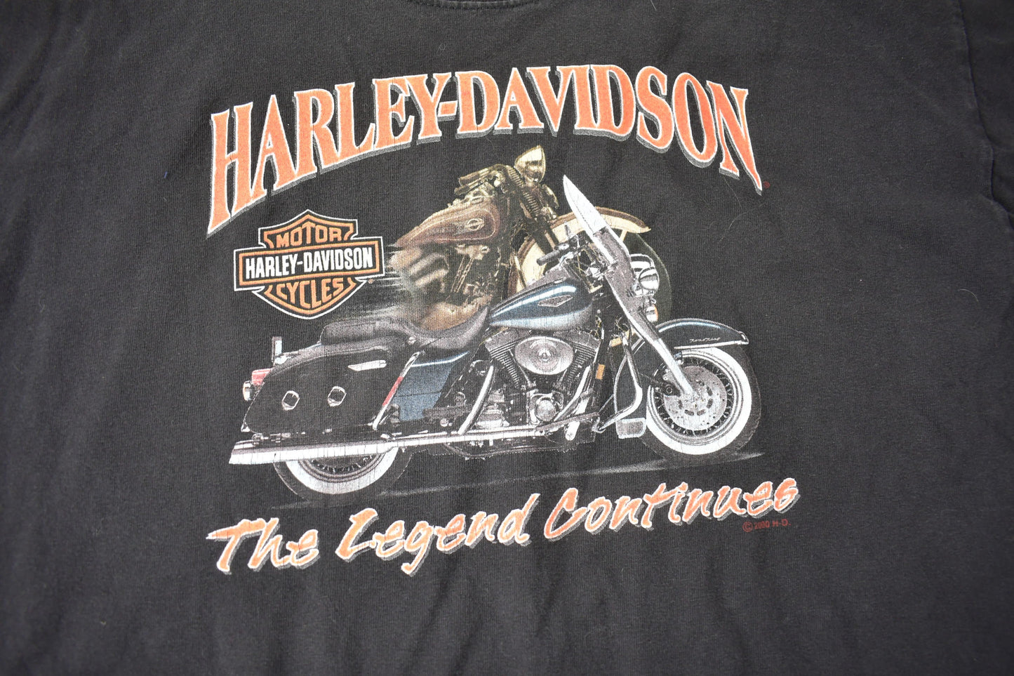 Vintage 2000 Harley Davidson Motorcycles Montreal The Legend Continues Graphic T-Shirt