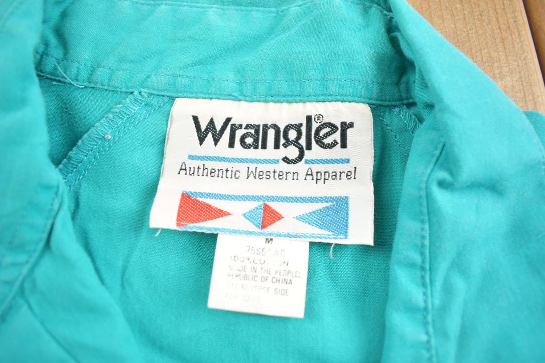 Vintage 1980s Wrangler Authentic Western Apparel Embroidered Button Up Shirt