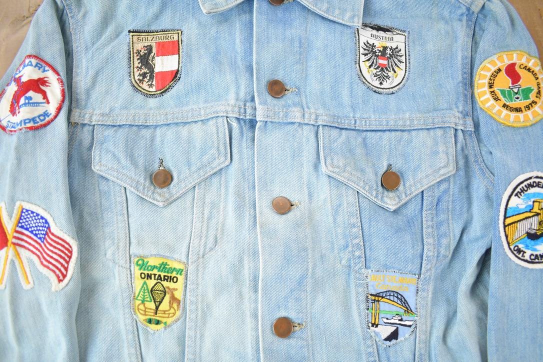 Vintage 1970s Canadian Souvenir Patch Work Jean Jacket Size XS