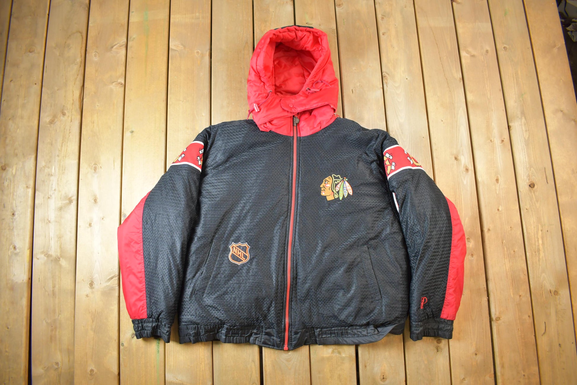 Vintage 1990s Chicago Blackhawks Reversible NHL Hockey Puffer Hooded Jacket