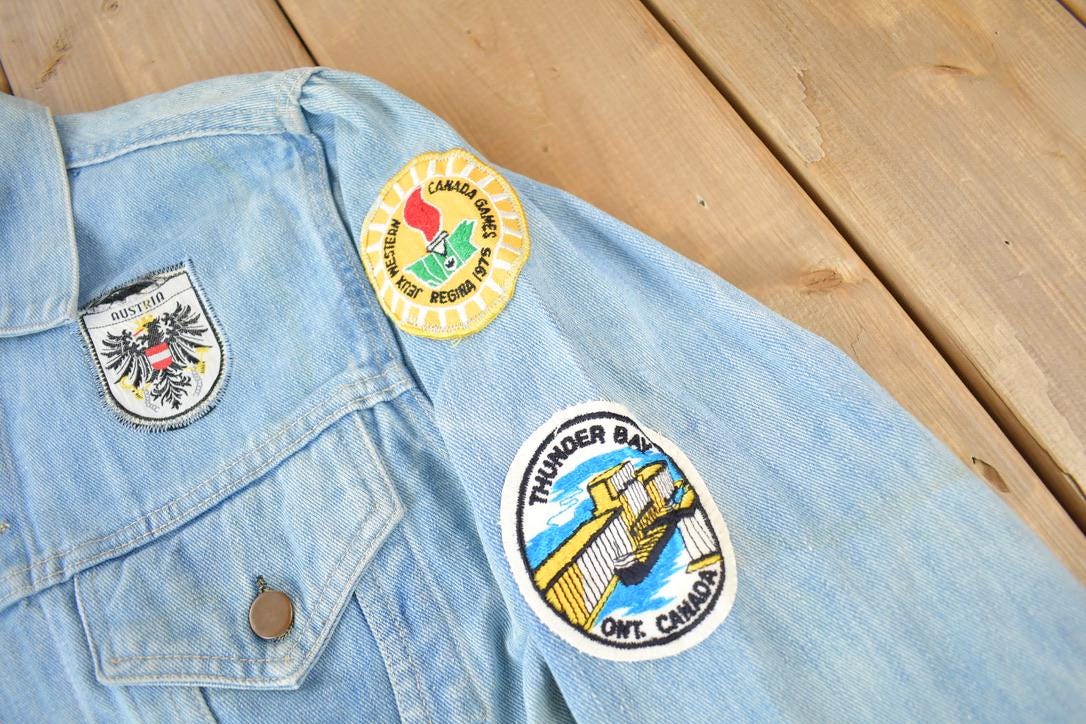 Vintage 1970s Canadian Souvenir Patch Work Jean Jacket Size XS
