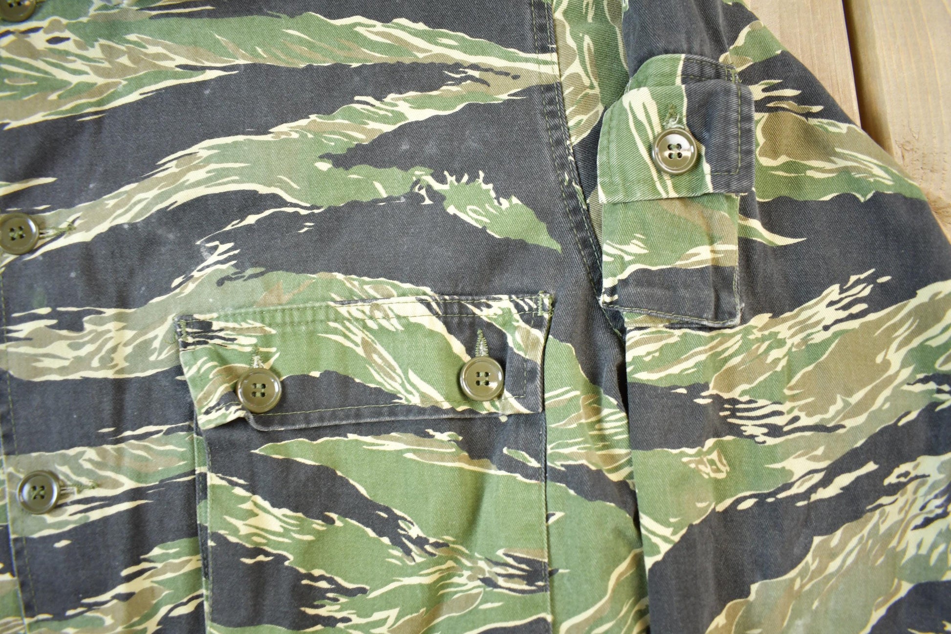 Vintage 1960s Tigercamo Stripe Military Camouflage Button Up Jacket