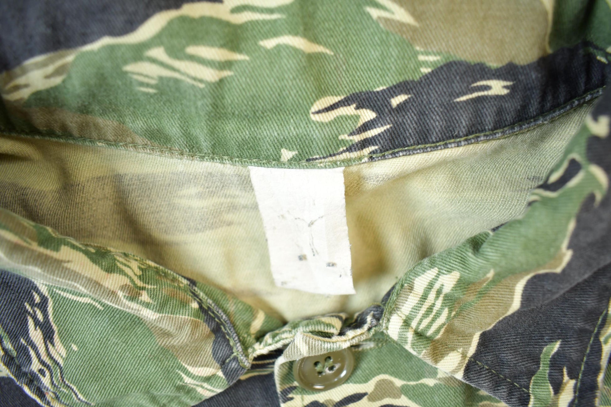 Vintage 1960s Tigercamo Stripe Military Camouflage Button Up Jacket