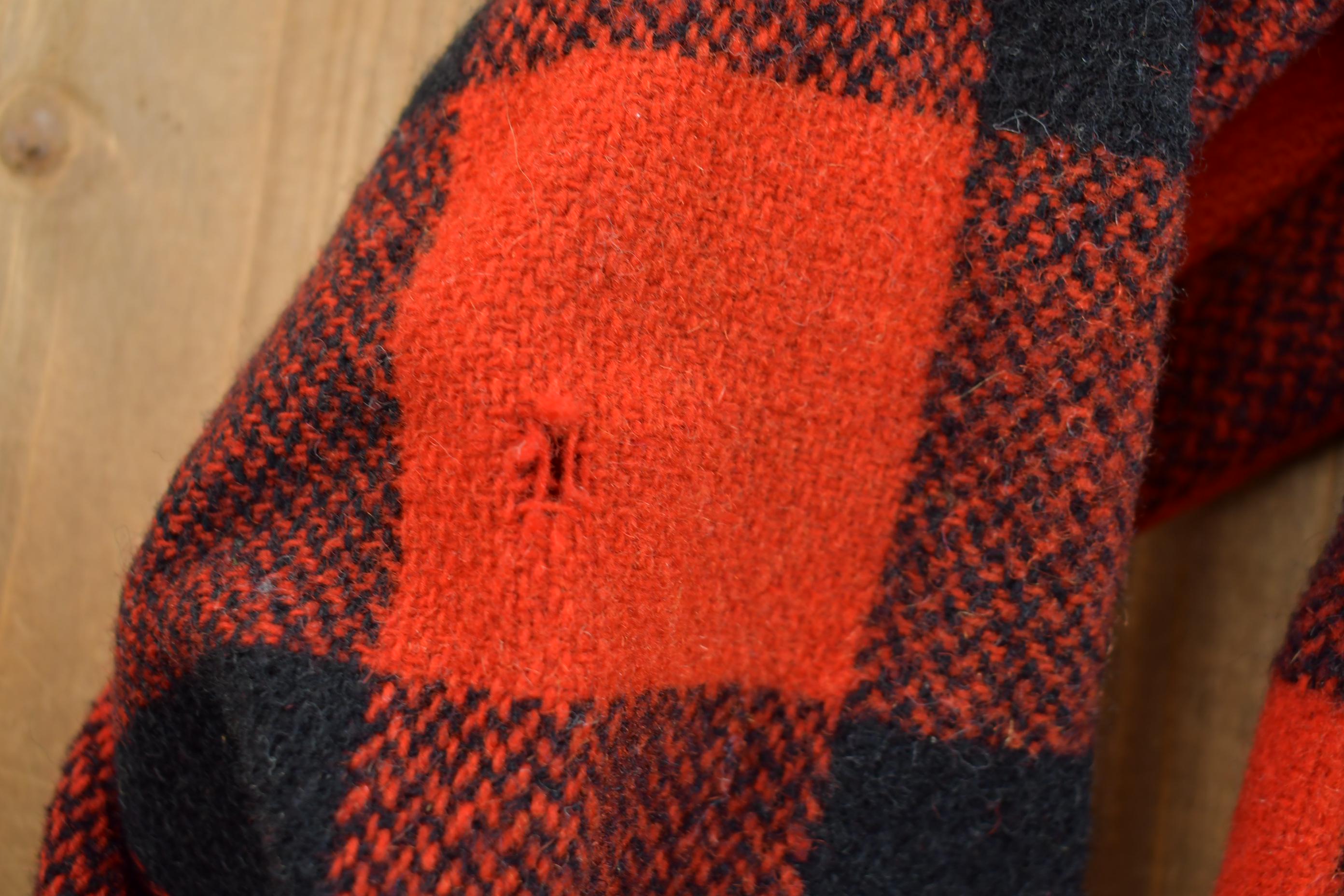 Vintage 1950s Buffalo Plaid Wool Button Up Shirt Back Vent