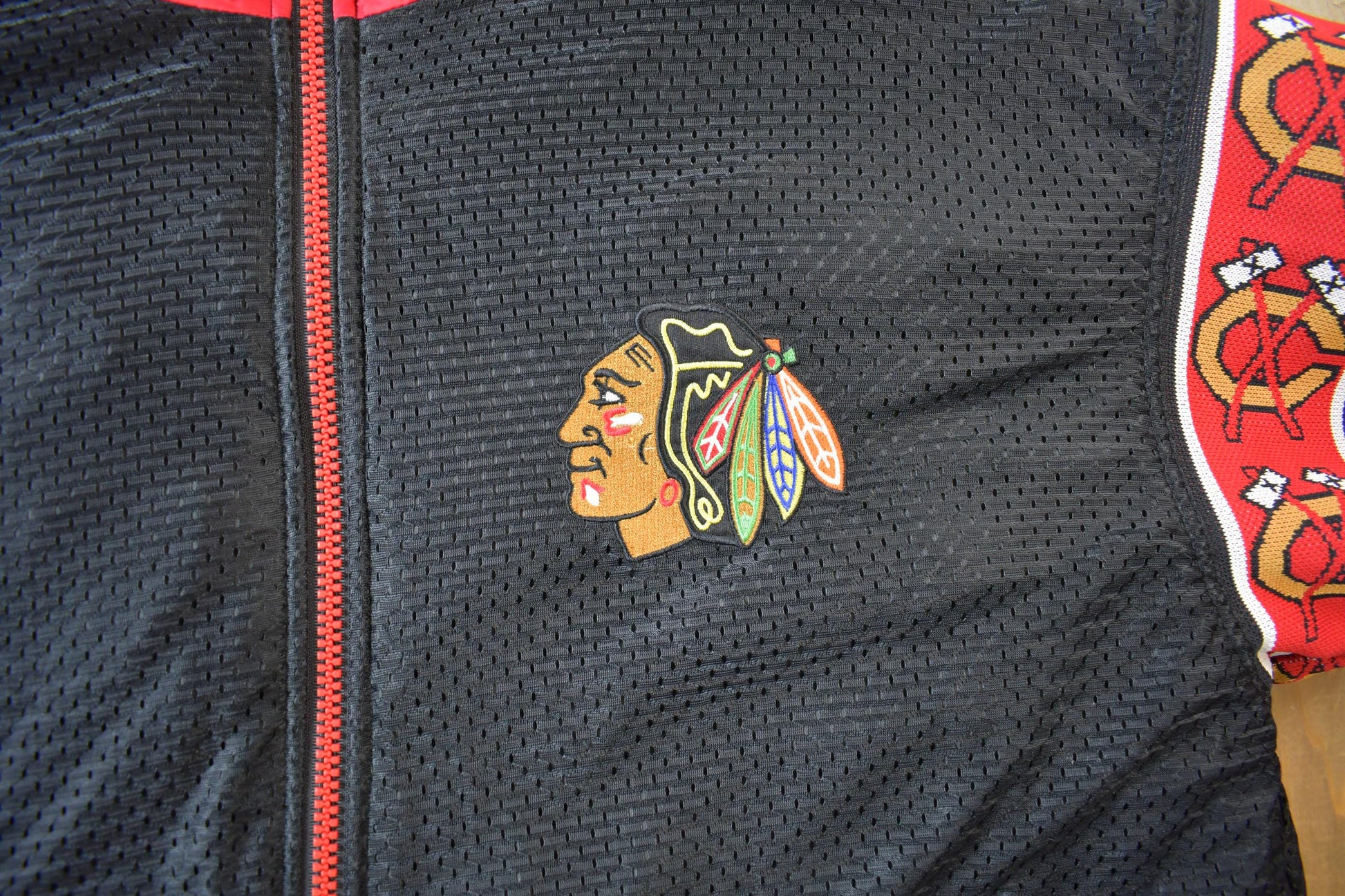 Vintage 1990s Chicago Blackhawks Reversible NHL Hockey Puffer Hooded Jacket