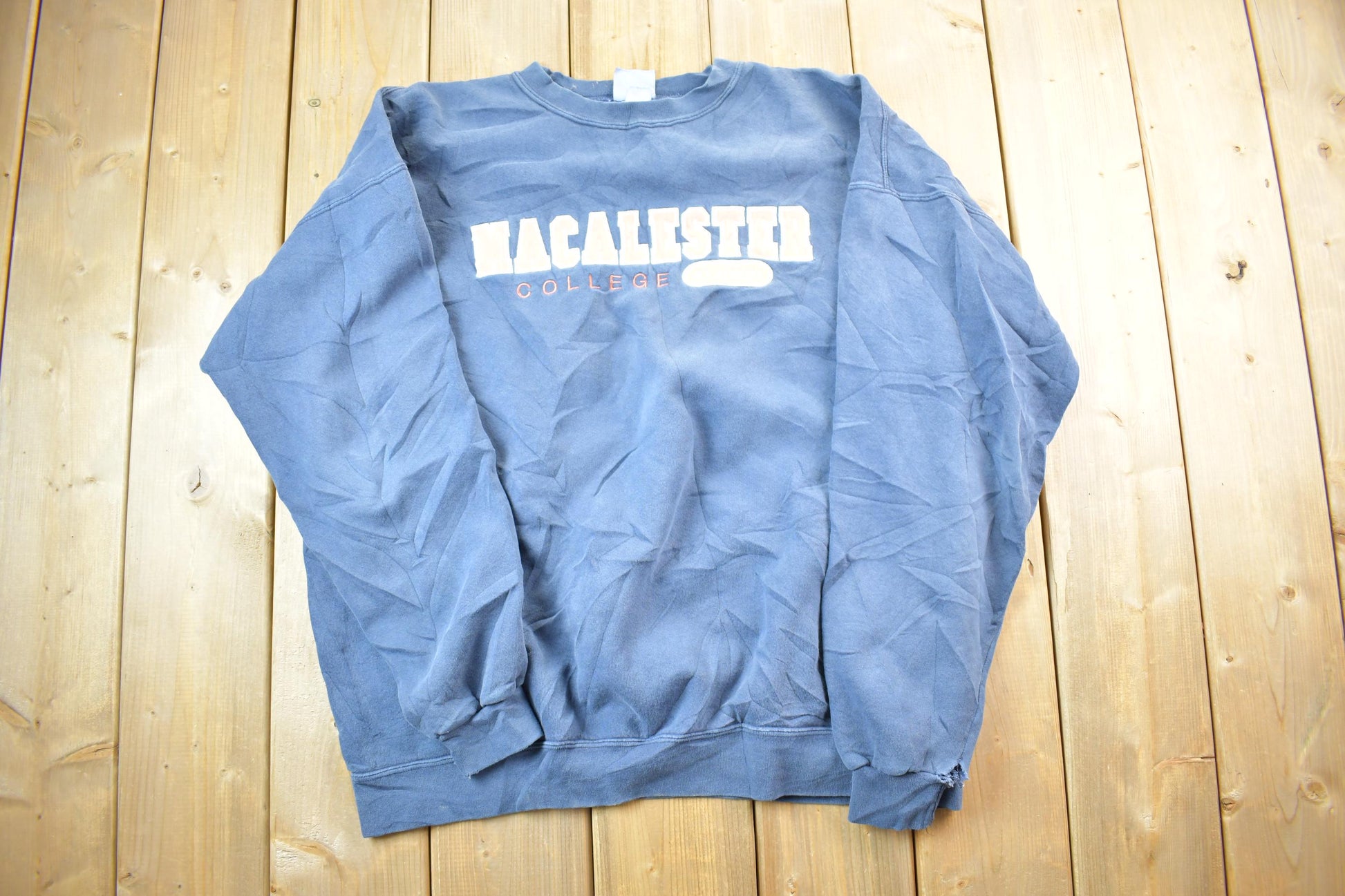 Vintage 1990s Oarsman Macalester College Alumni Collegiate Crewneck