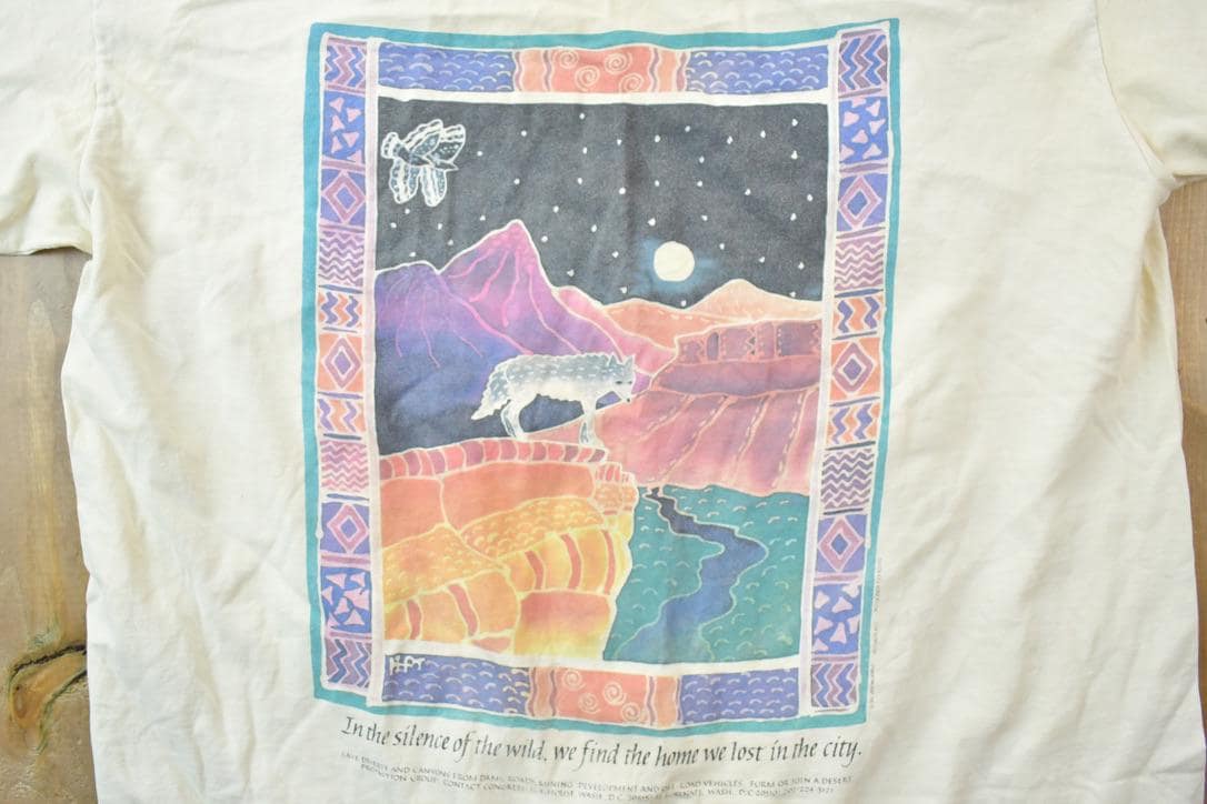 Vintage 1990s Mountain Wolf Silence Of The World Graphic T-Shirt