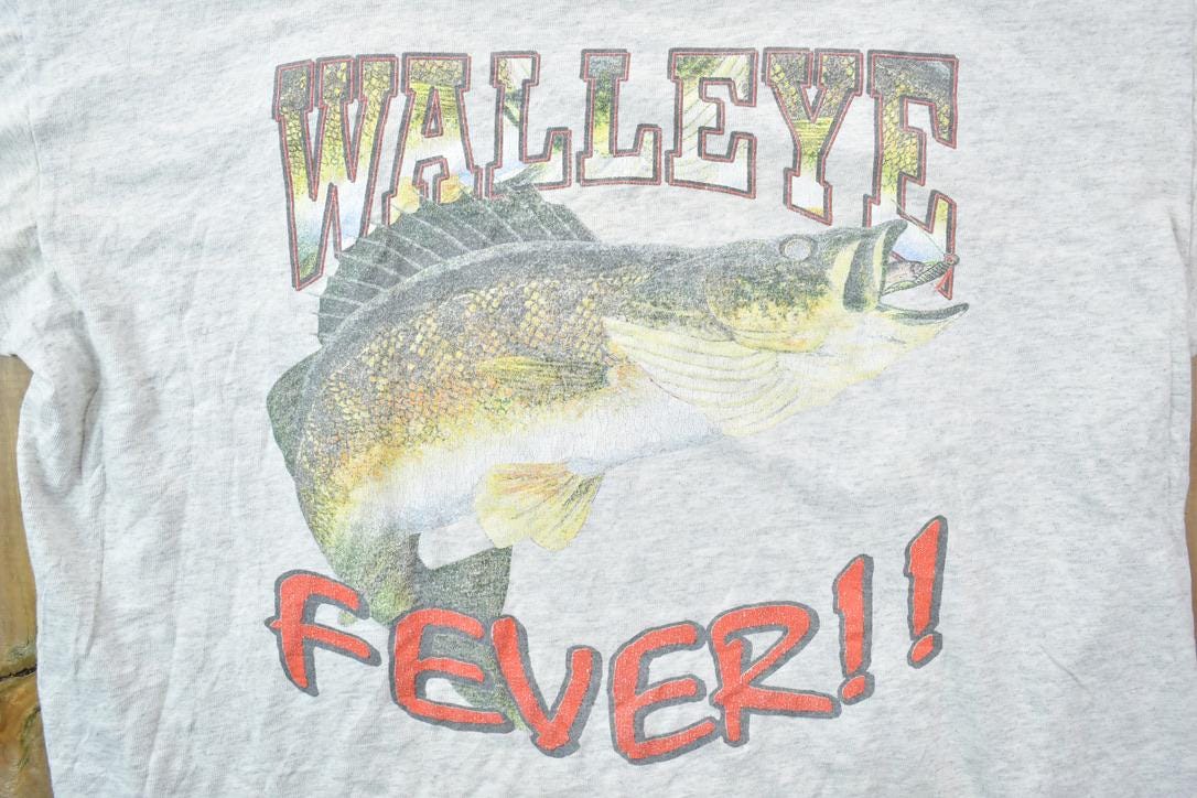 Vintage 1990s Walleye Fever FishingTheme Graphic T-Shirt