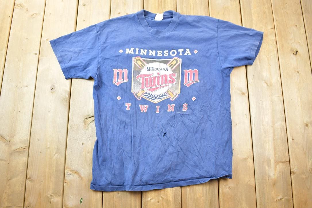 Vintage 1990s Minnesota Twins MLB  Graphic T-Shirt