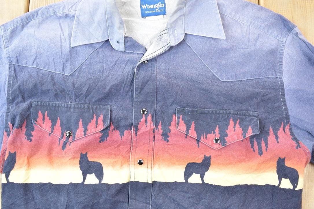 Vintage 1990s Wrangler All Over Print Wolf Theme Full Button Up