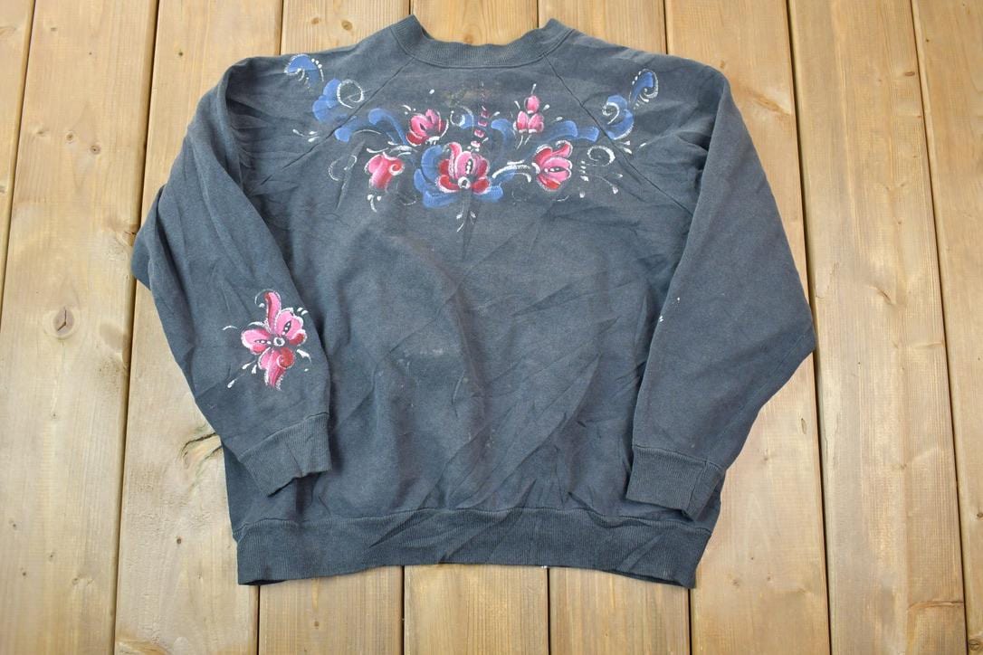 Vintage 1990s Hand Painted Floral Design Cute Crewneck Sweater