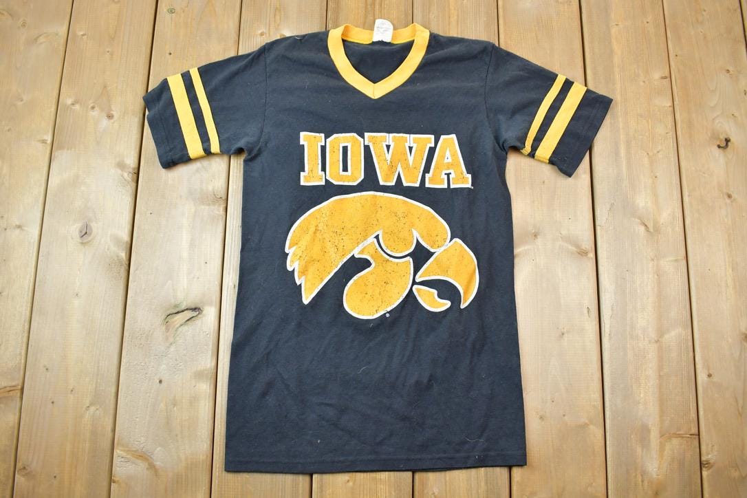 Vintage 1980s Iowa Hawkeyes University Collegiate T-Shirt
