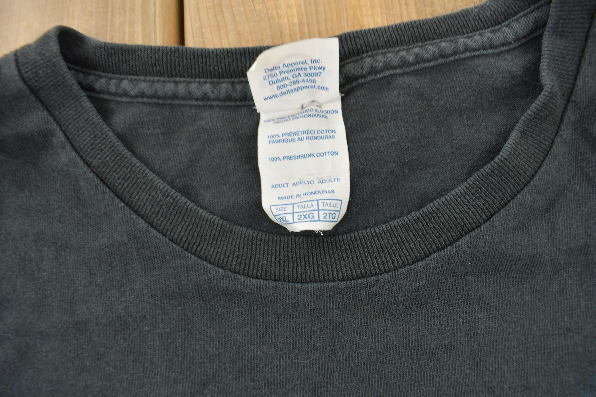 Vintage Y2K Grey Wolves Graphic T-Shirt