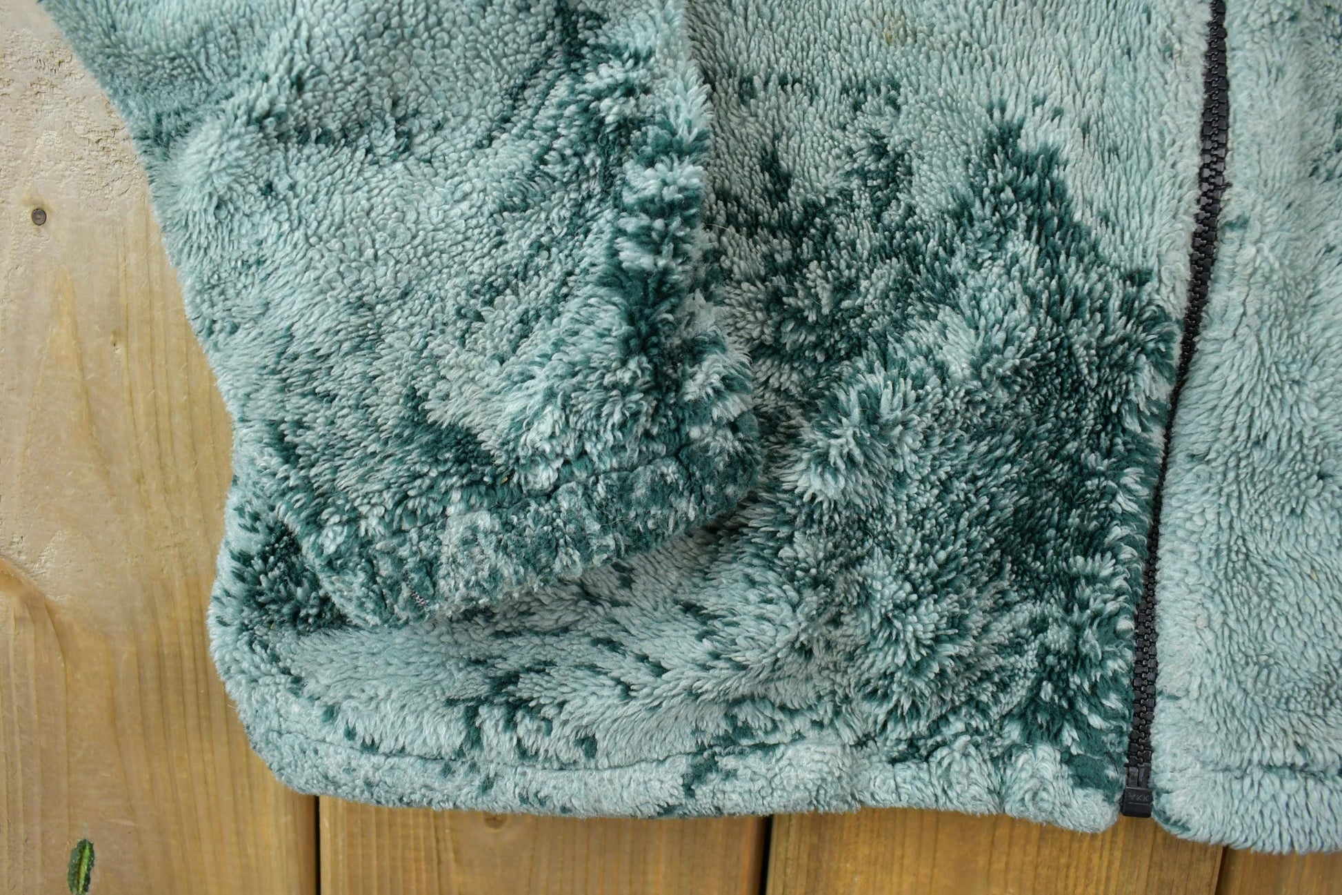 Vintage 1990s Ocean East All Over Print Fleece Sweater
