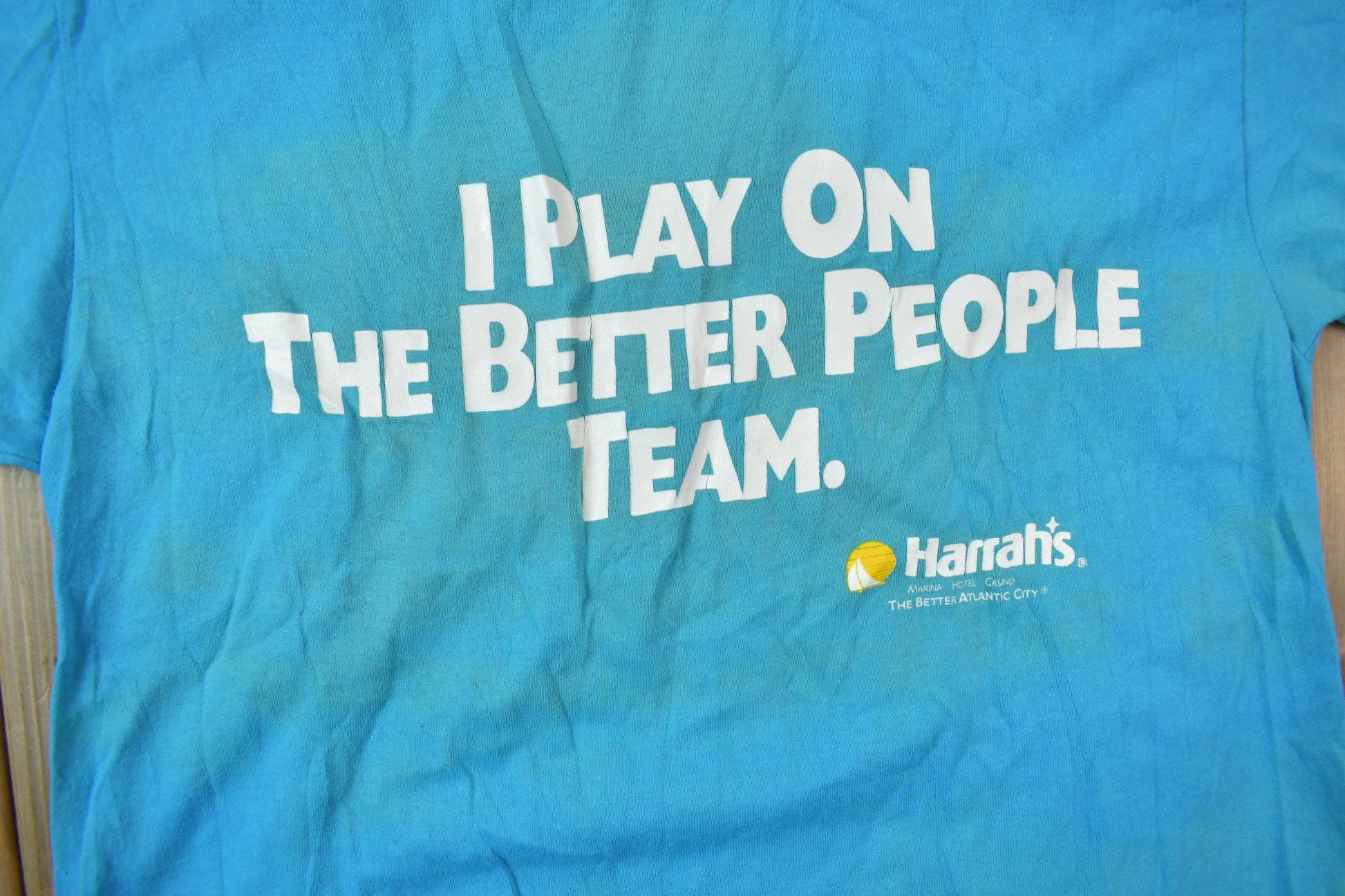 Vintage 1980s Harrah's Hotel & Casino Souvenir Travel T-Shirt