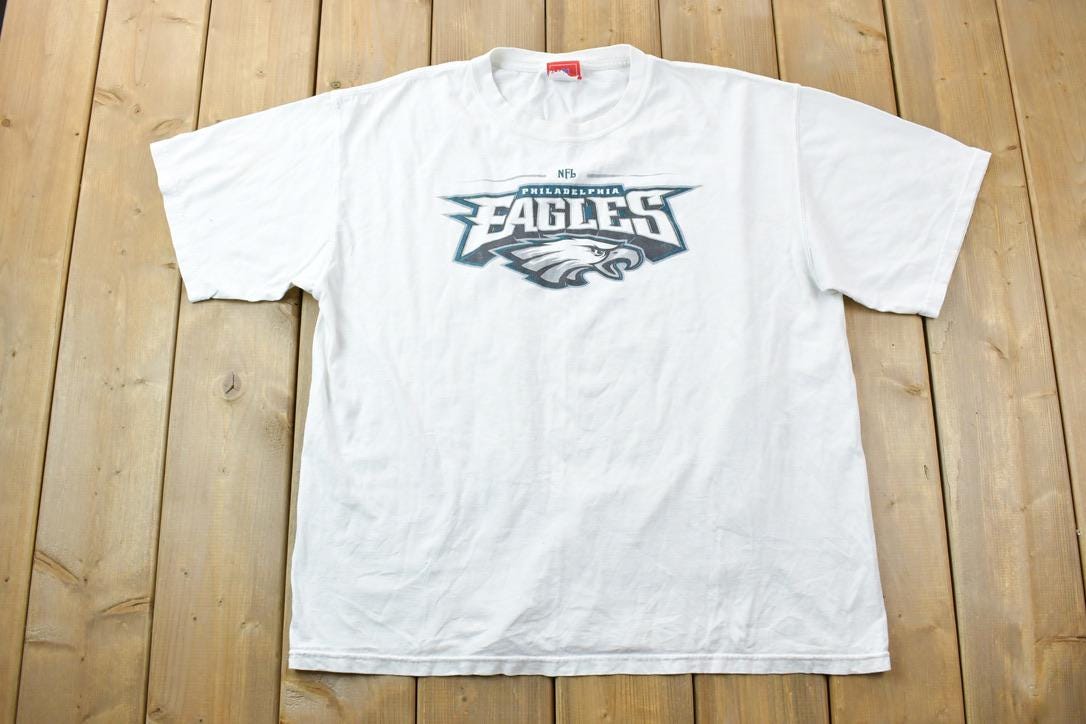 Vintage 1990s Philadelphia Eagles NFL Graphic T-Shirt