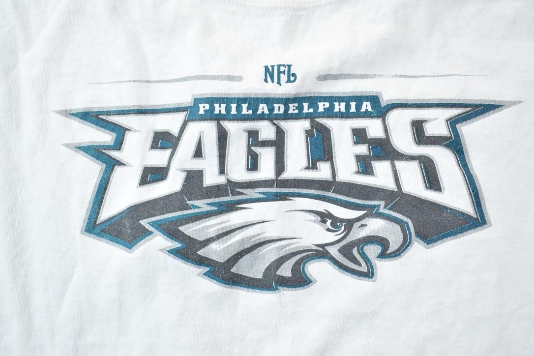 Vintage 1990s Philadelphia Eagles NFL Graphic T-Shirt