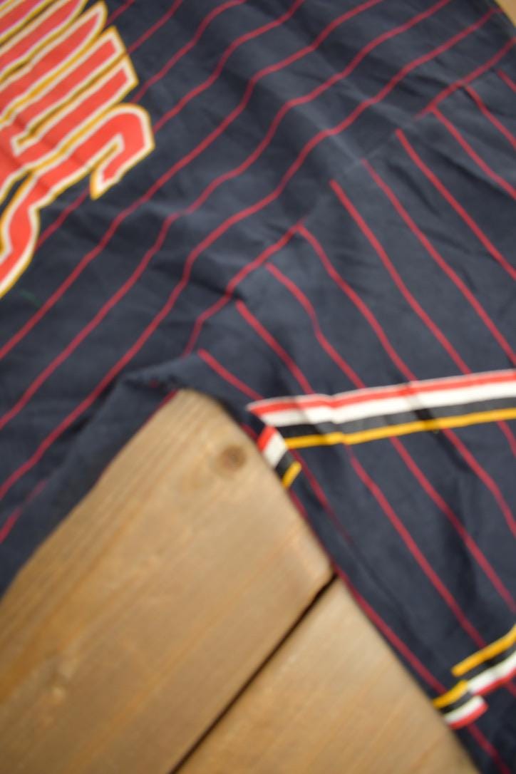 Vintage 1990s Chicago Blackhawks NHL All Over Print Graphic T-Shirt