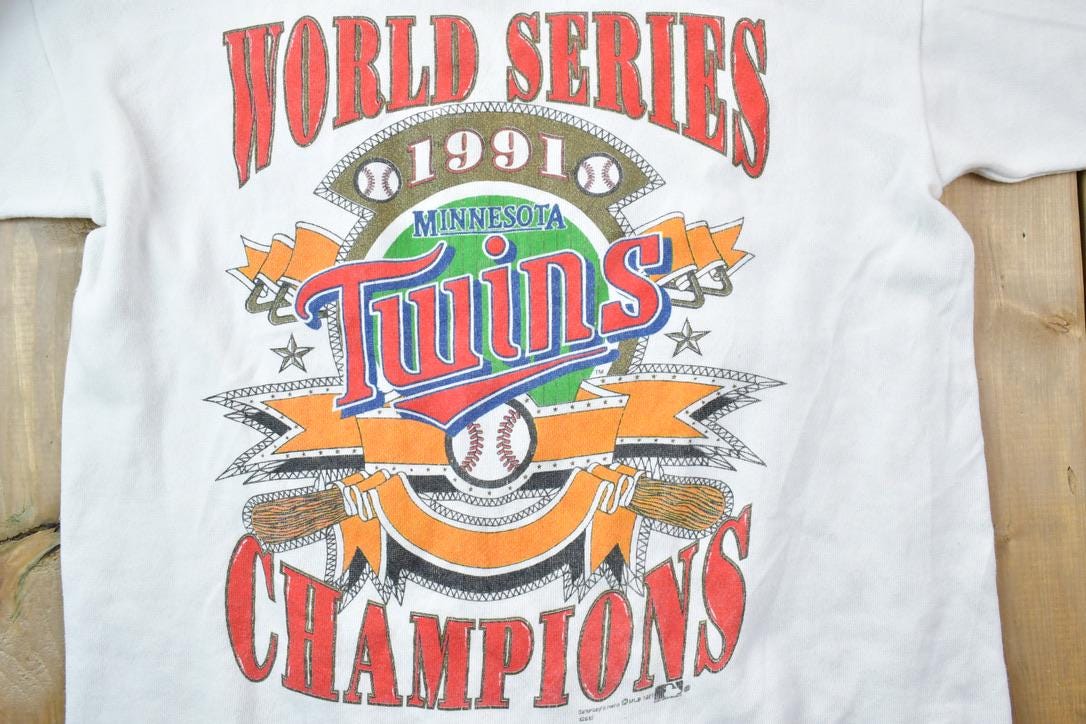 Vintage 1990s Minnesota Twins 1991 World Champions MLB Cropped Crewneck Sweatshirt