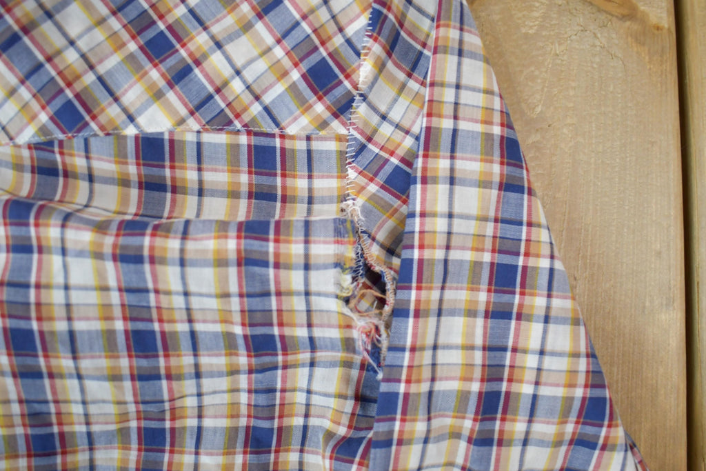 Vintage 1990s Levis Plaid Button Up Shirt