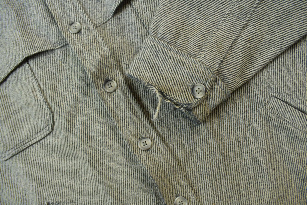 Vintage 1980s Woolrich Gray Button Up Shirt