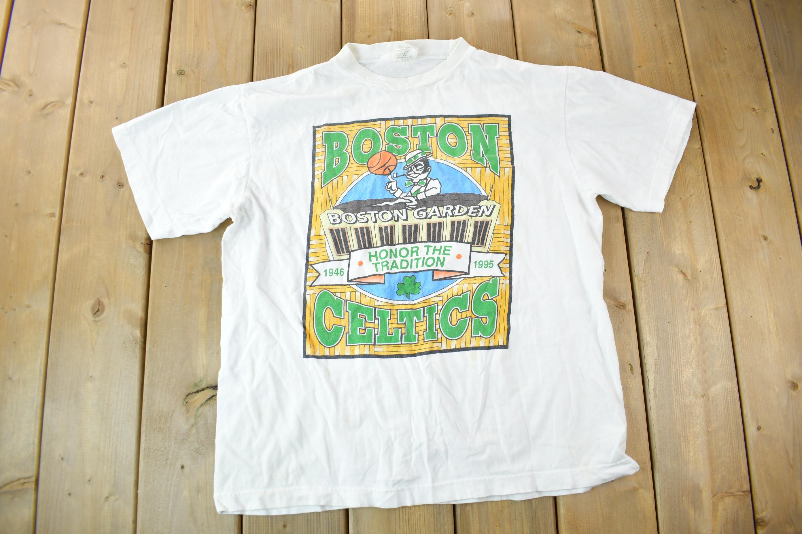 Vintage 1995 Boston Celtics Boston Garden NBA Basketball Graphic T-Shirt