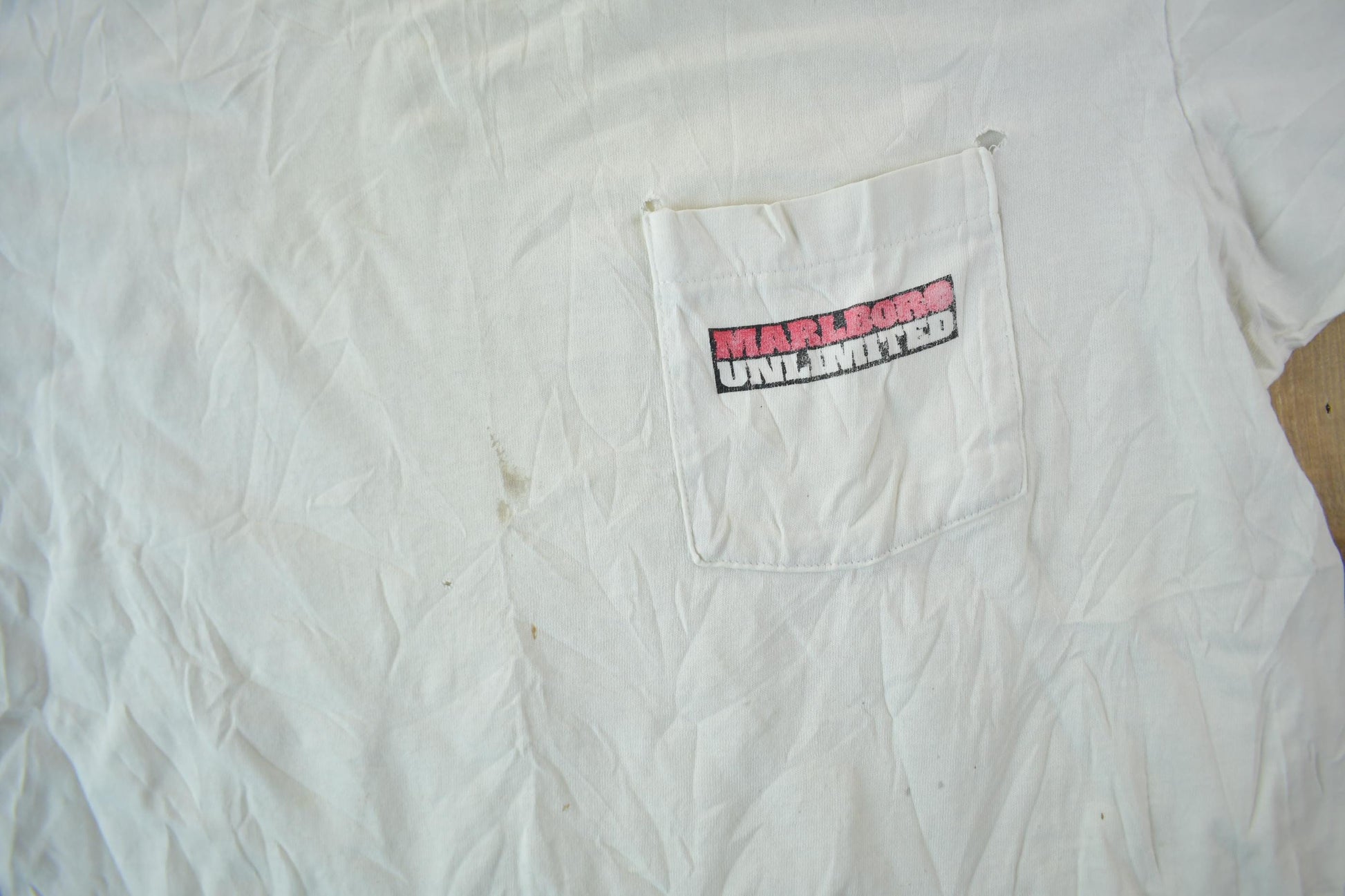 Vintage 1990s Marlboro Unlimited Graphic T Shirt Size XL