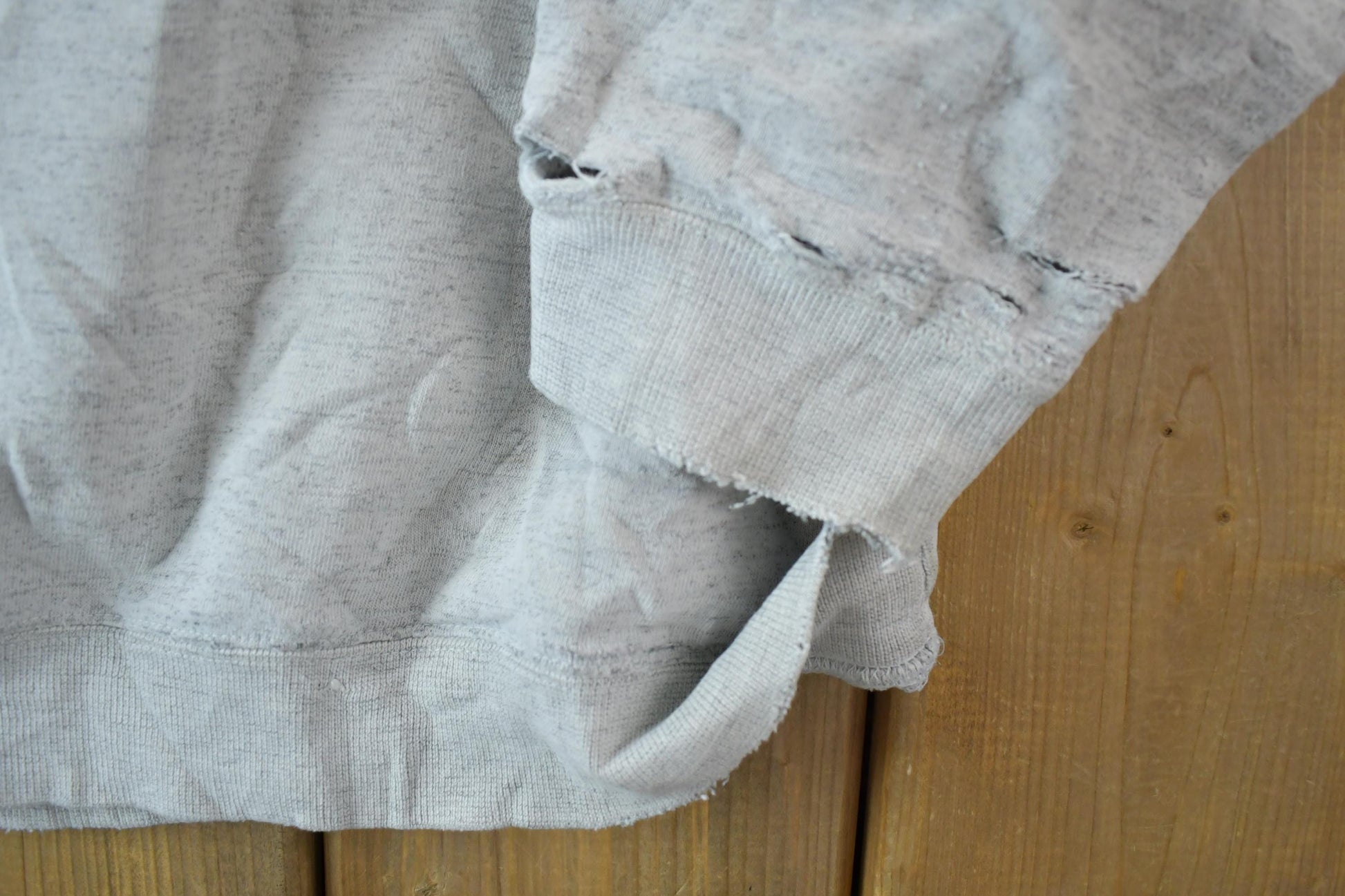 Vintage 1990s Marlboro Unlimited Gecko Crewneck Sweatshirt