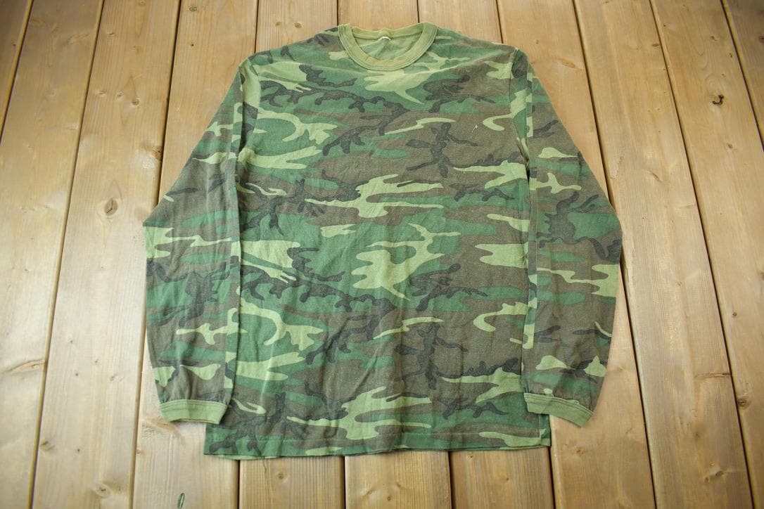 Vintage 1990s Long Sleeve Woodland Camo T-Shirt