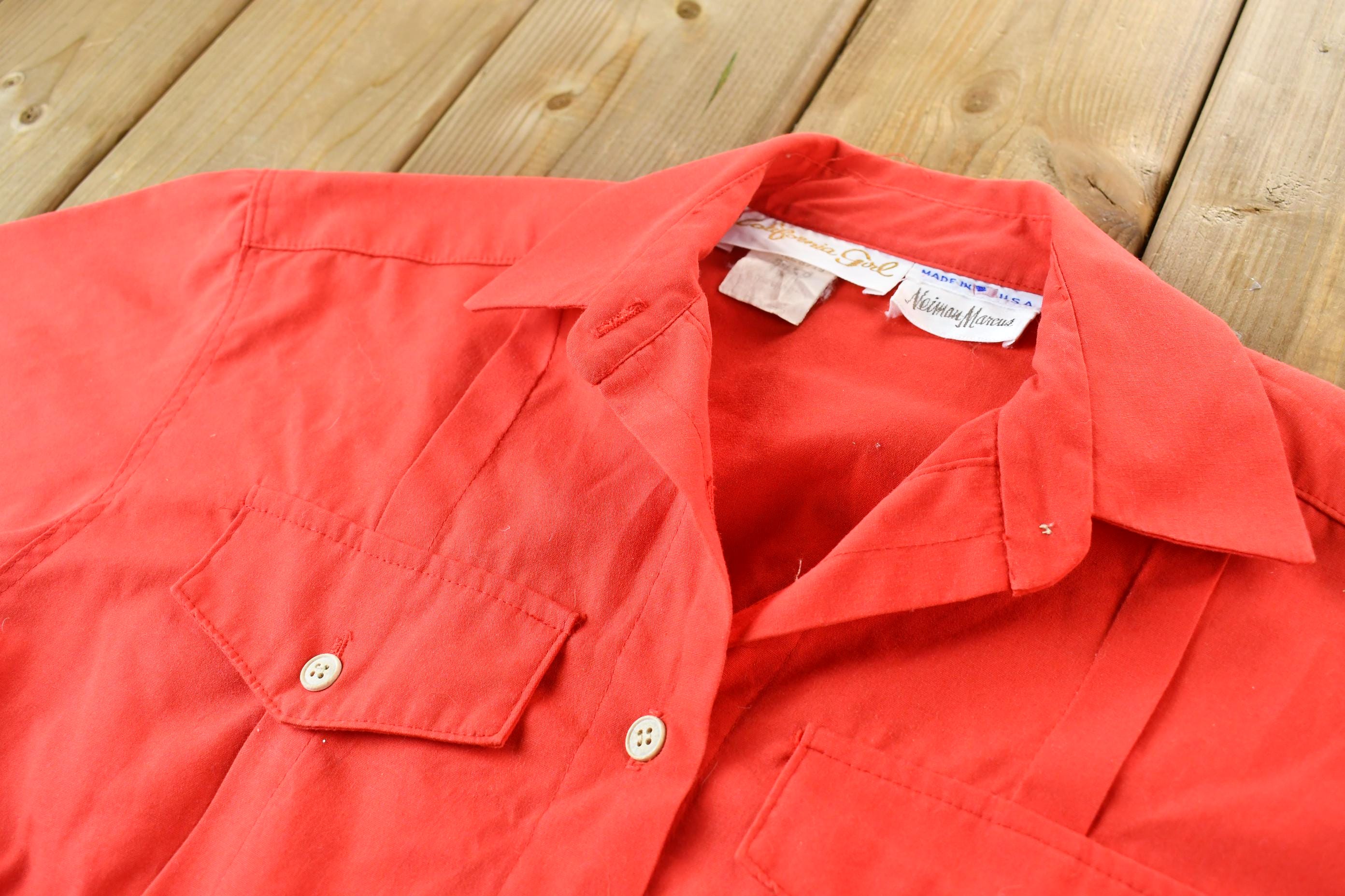 Vintage 1960s Neiman Marcus Women's Pleated Short Sleeve Blank Button Up Shirt