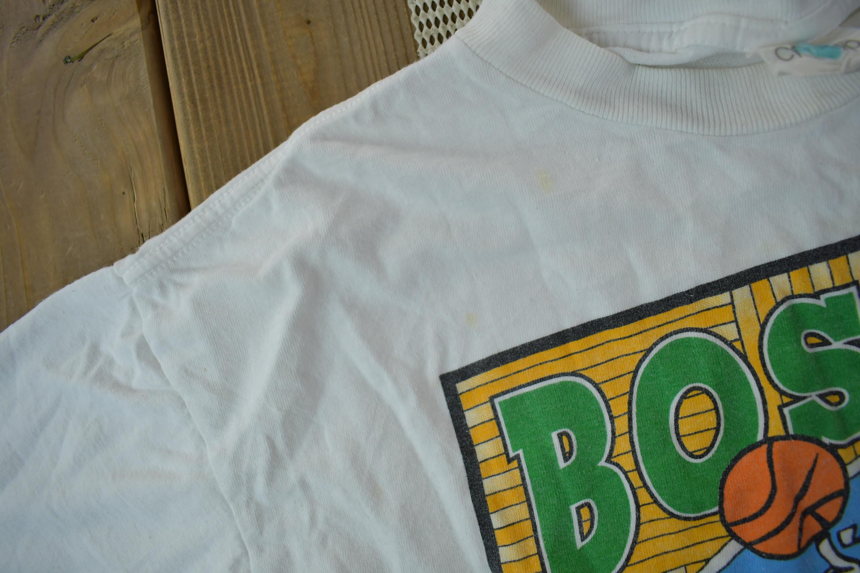 Vintage 1995 Boston Celtics Boston Garden NBA Basketball Graphic T-Shirt