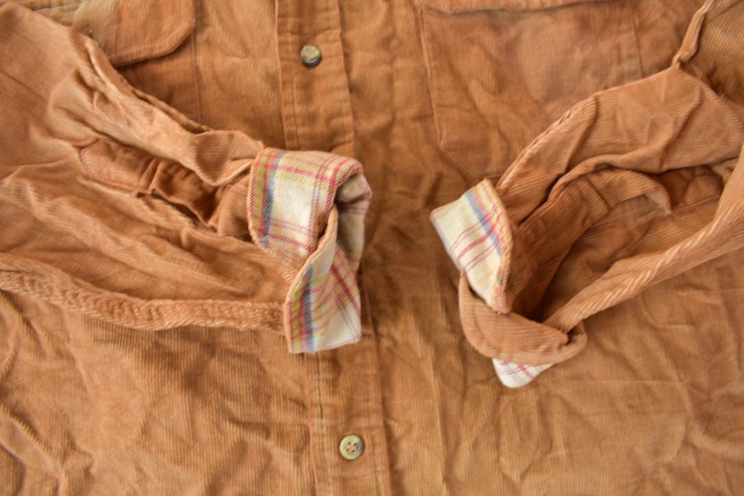 Vintage 1980s Woolrich Corduroy Button Up Shirt