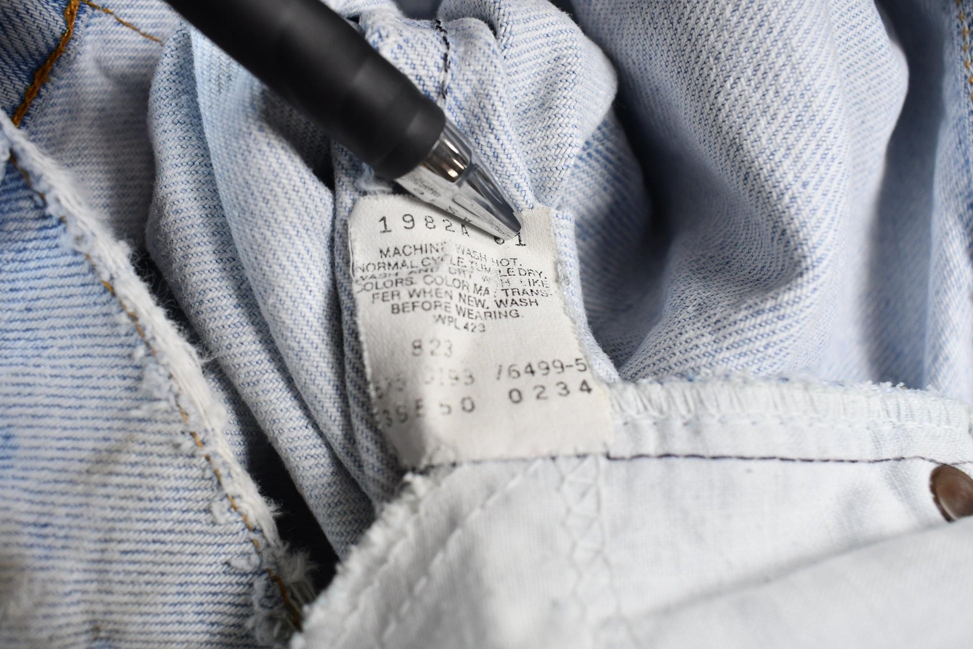 Vintage 1990s Light Wash Levis Cutoff Jean Shorts Size 30 x 10