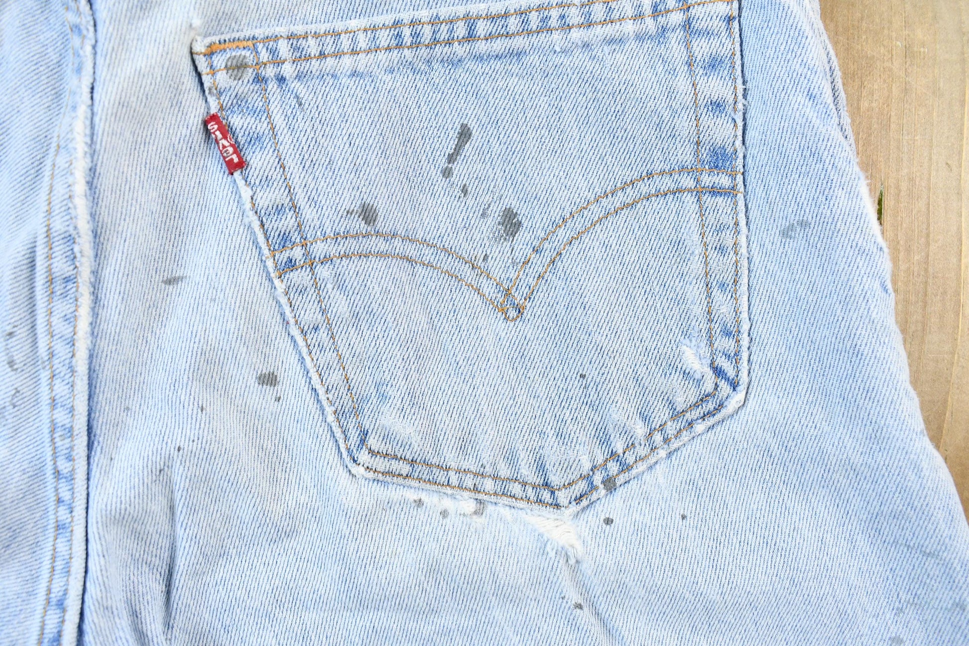 Vintage 1990s Light Wash Levis Cutoff Jean Shorts Size 30 x 8