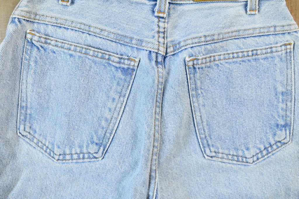 Vintage 1990s Light Wash Hunt Club Jean Shorts Size 26 x 8