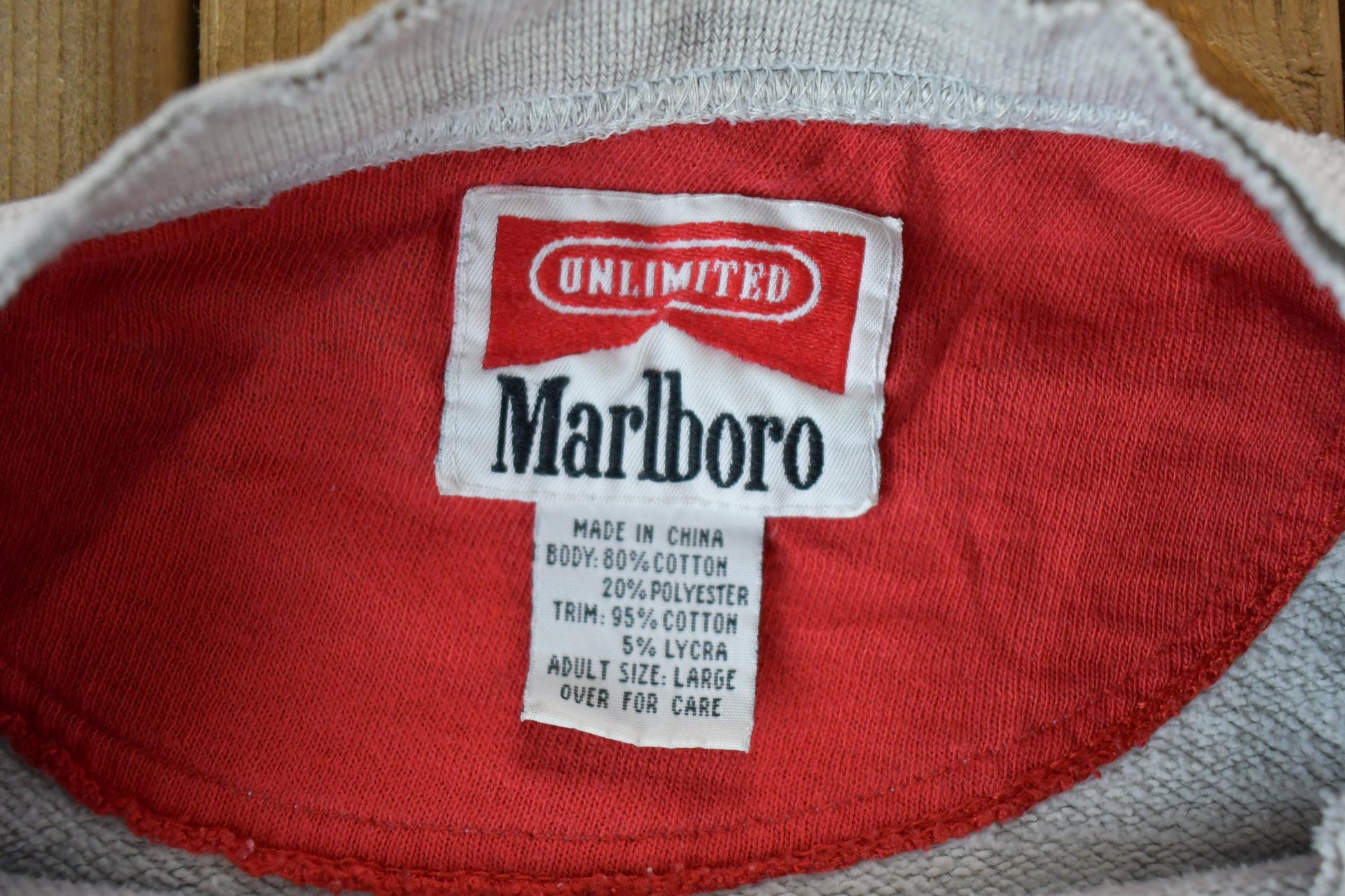 Vintage 1990s Marlboro Unlimited Gecko Crewneck Sweatshirt