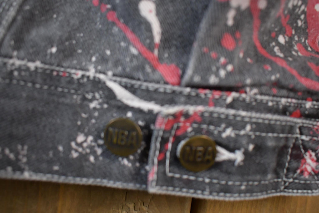 Vintage 1990s Chicago Bulls All Over Print NBA Basketball Boxy Fit Jean Jacket