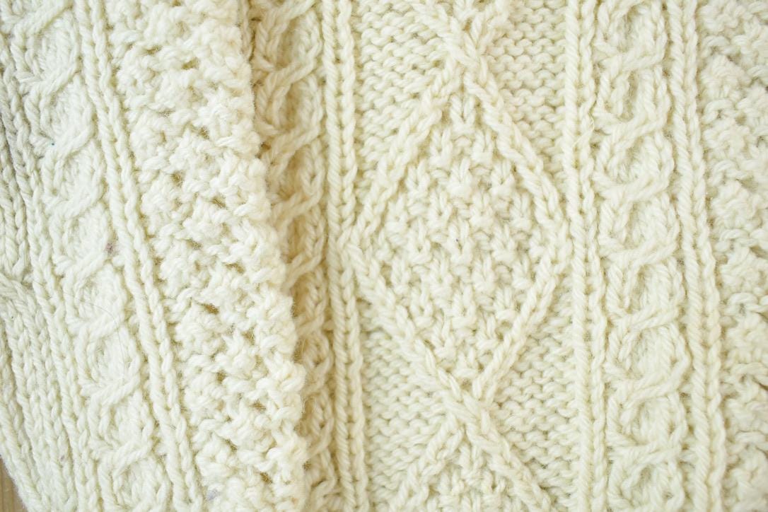 Vintage 1990s 100% Wool Cable Knit Crewneck Sweater