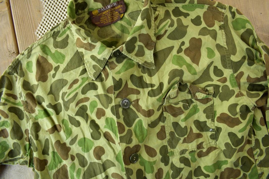 Vintage 1970s Caliber Duck Camo Button Up Shirt