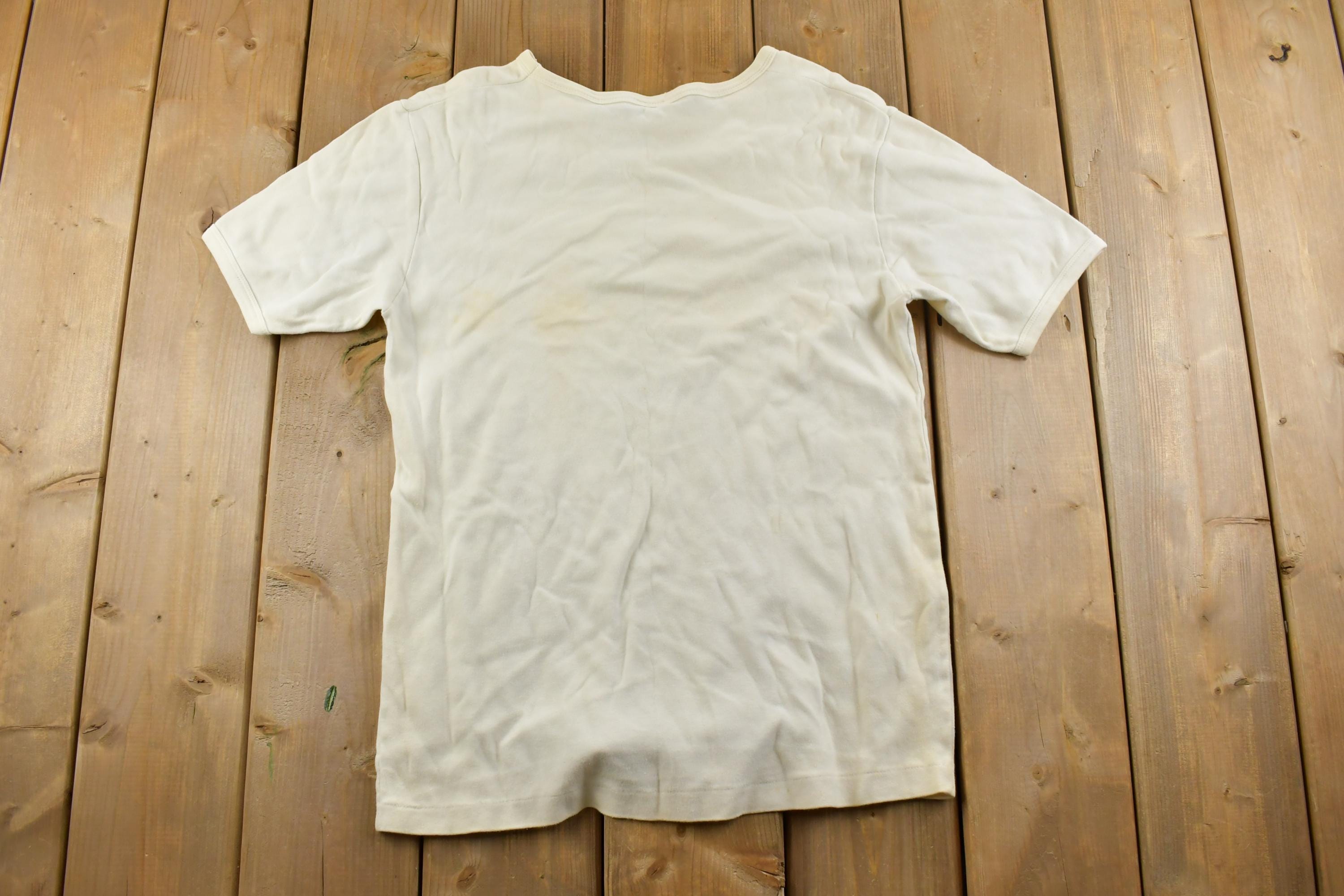 Vintage 1980s Davos Hockey Cartoon Graphic T-Shirt