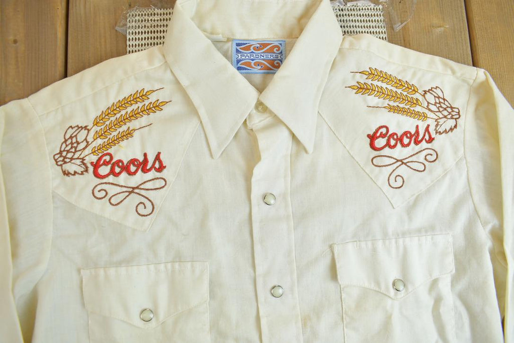Vintage 1970s Coors Embroidered Western Style Long Tail Button Up Shirt