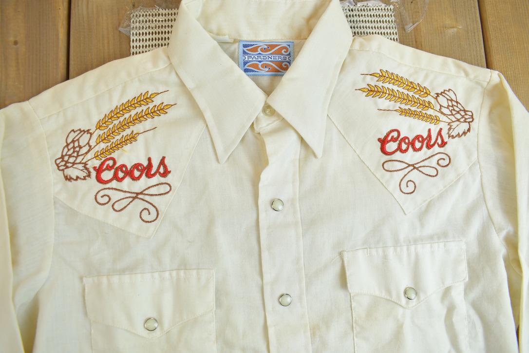 Vintage 1970s Coors Embroidered Western Style Long Tail Button Up Shirt