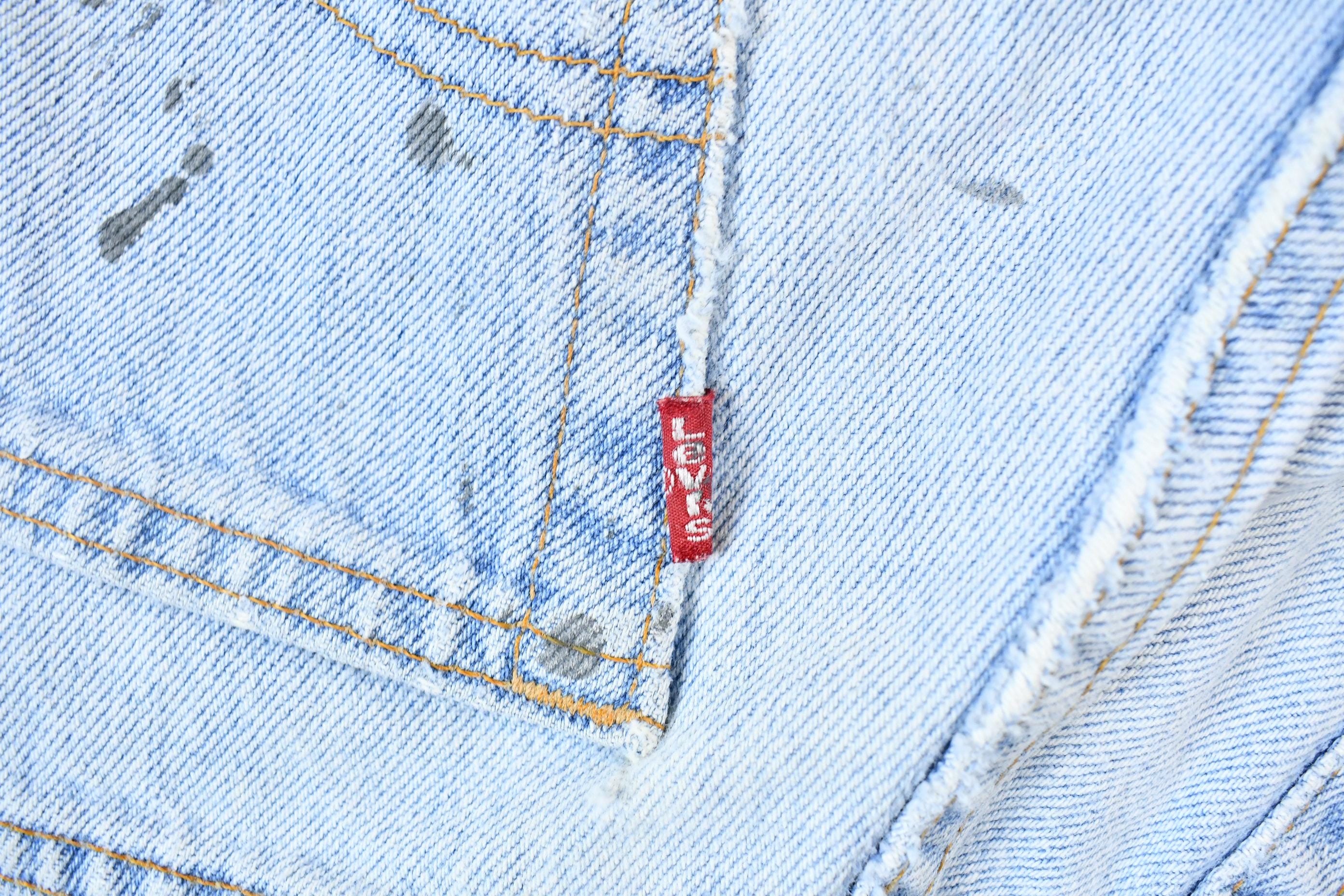 Vintage 1990s Light Wash Levis Cutoff Jean Shorts Size 30 x 8