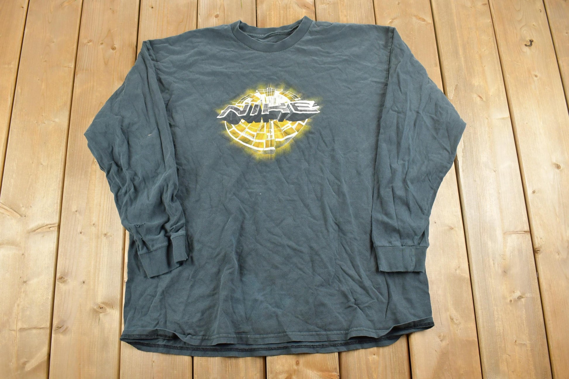 Vintage 1990s Nike Graphic Long Sleeve T-Shirt