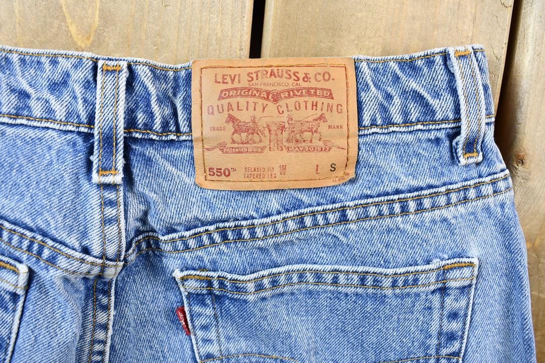 Vintage 1990s Levis Red Tab 550 Denim Jeans Size 32 x 27.5