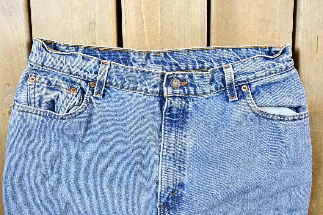 Vintage 1990s Levis Red Tab 550 Denim Jeans Size 32 x 27.5