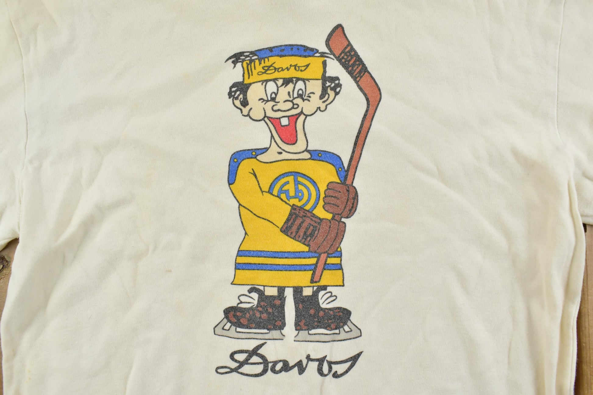 Vintage 1980s Davos Hockey Cartoon Graphic T-Shirt