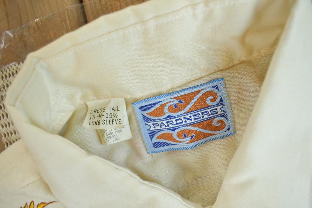 Vintage 1970s Coors Embroidered Western Style Long Tail Button Up Shirt