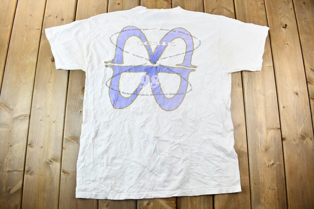 Vintage 1998 The Moody Blues Tour Graphic T-Shirt